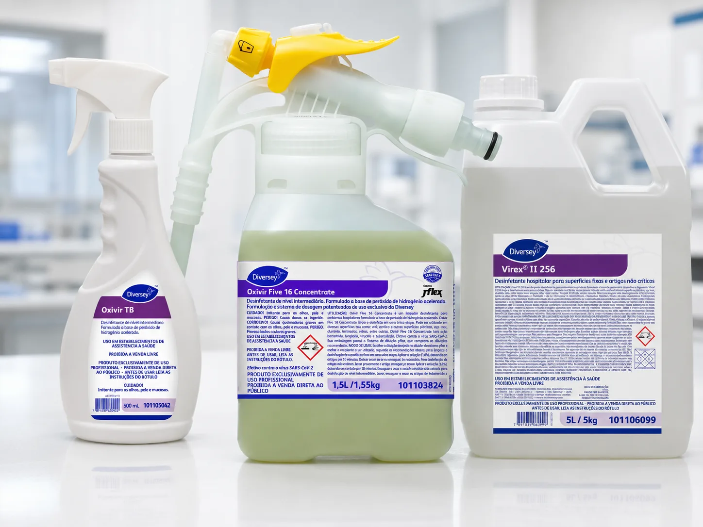 Produtos Diversey Oxivir TB, Oxivir Five 16 Concentrate e Virex II 256 para desinfecção de superfícies hospitalares